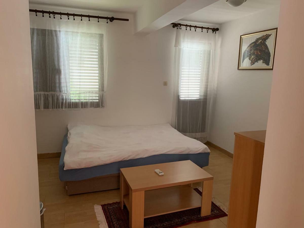 Apartments Zvicer - Milica บุดวา ภายนอก รูปภาพ
